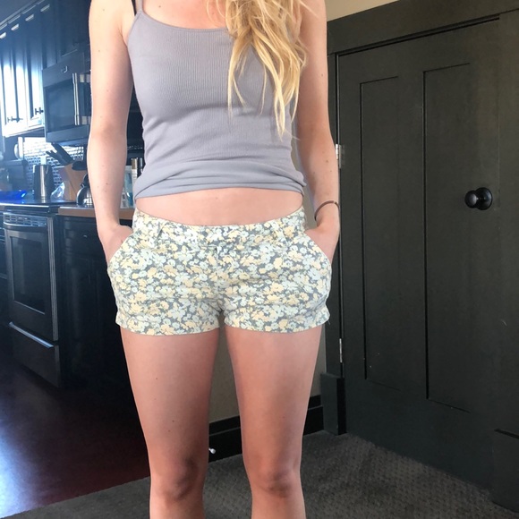 Volcom shorts - Picture 5 of 6